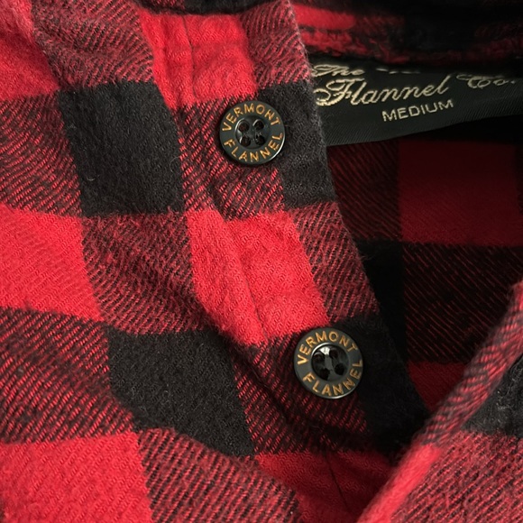 The Vermont Flannel Co. Lightly Work hooded flannel. - Picture 4 of 8